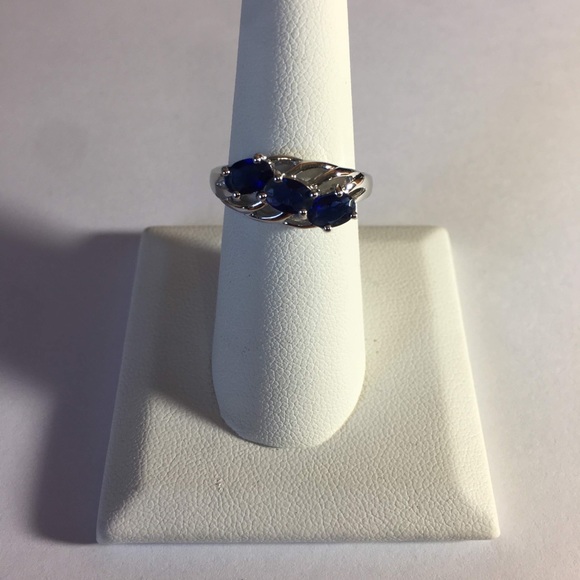 Sterling Silver 3 Blue Cubic Zirconium Stones Ring - Picture 3 of 3